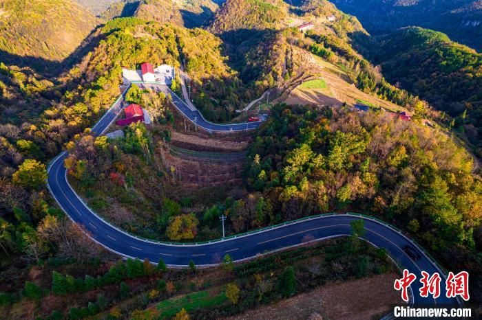 秋色|三峡百里荒：昔日“鸡肠路”如今变坦途