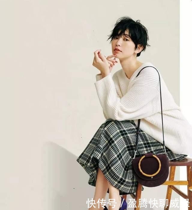 上身效果|秋天穿毛衣,学学日本杂志这样来搭,温柔大方又高级,太气质了