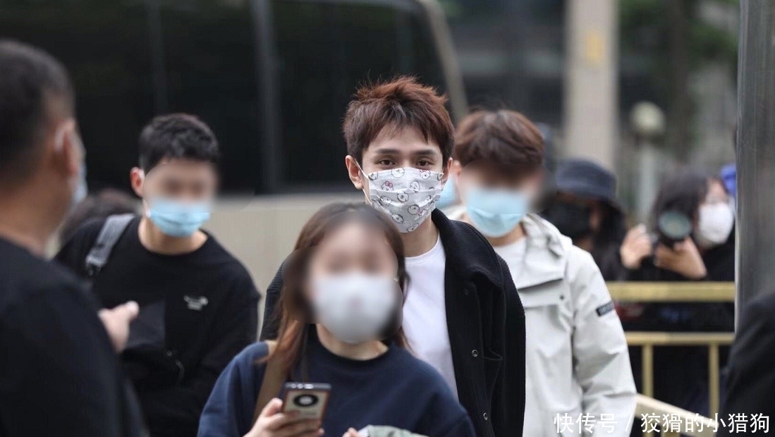 五四晚会李佳琦镜头被剪光,刘宇宁惨遭牵连,网友猜测疑出事