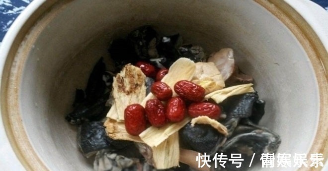 湿气重|中医建议:湿气重的人,经常用它泡水喝,排湿气,健脾养胃不发胖