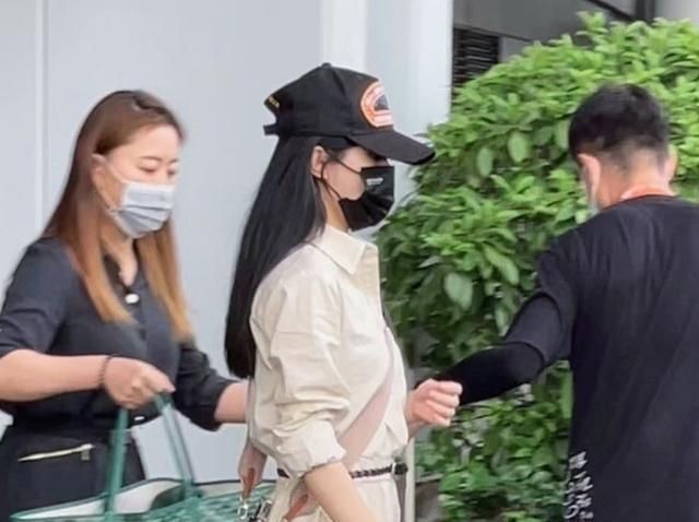 中餐厅4|赵丽颖录制《中餐厅5》，打扮休闲状态好，网友：超级期待！