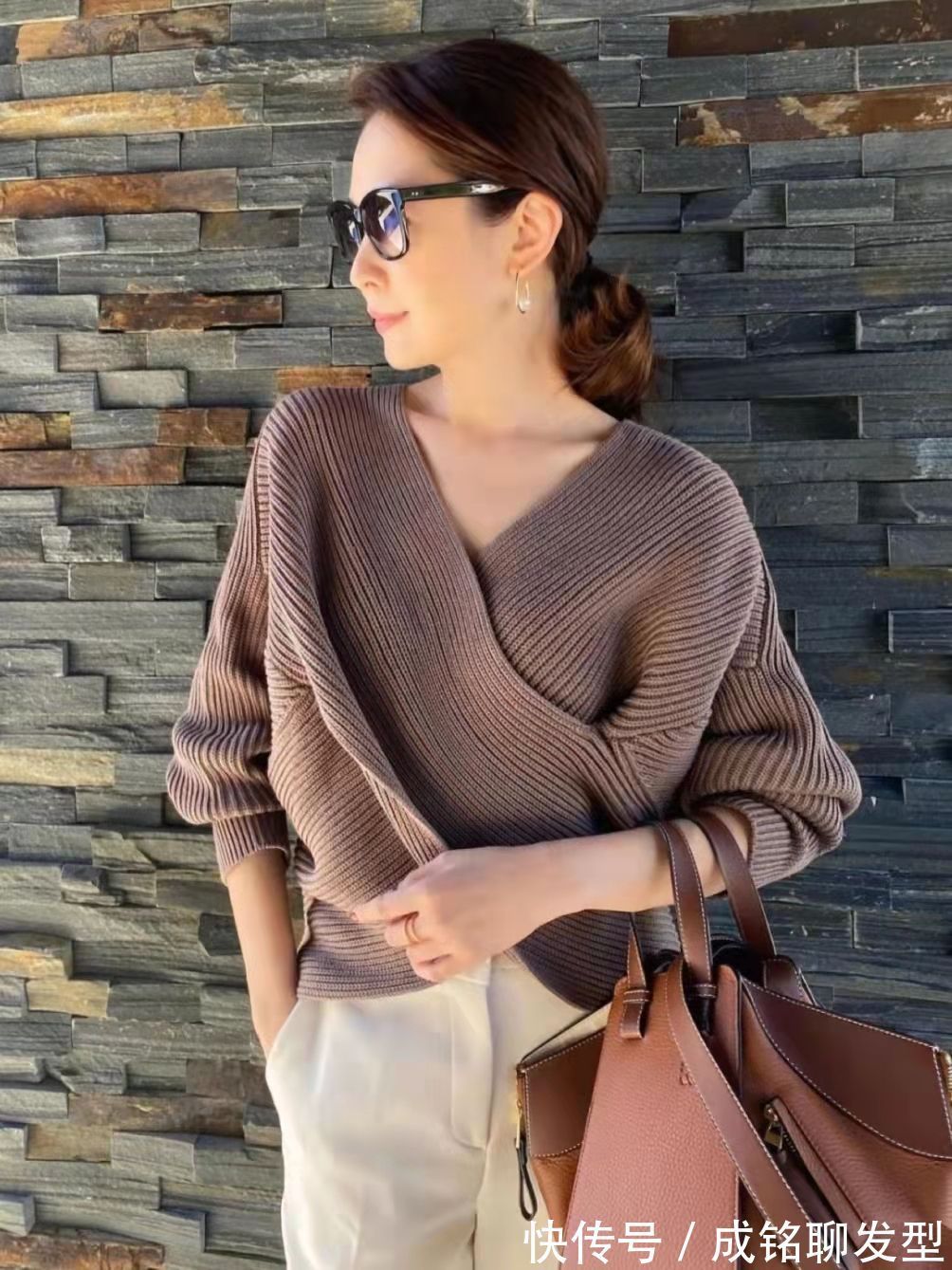 身材比例|天气渐冷怎么穿保暖又时尚?这位姐姐的毛衣穿搭,舒适温暖又优雅