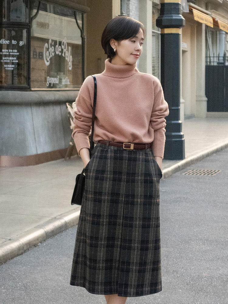 保暖|入冬之后大衣这样穿更有氛围感,搭配针织半身裙更加时尚!