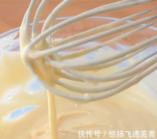 混合|颜值非常高的斑马纹酸奶蛋糕，吃起来非常柔软！