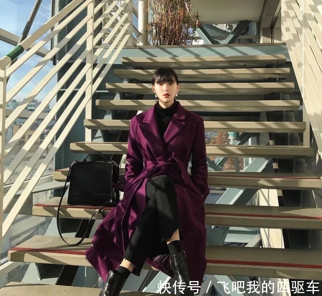 开工大吉高级穿搭!长款格纹大衣+阔腿裤霸气抢镜,帅得不可方物