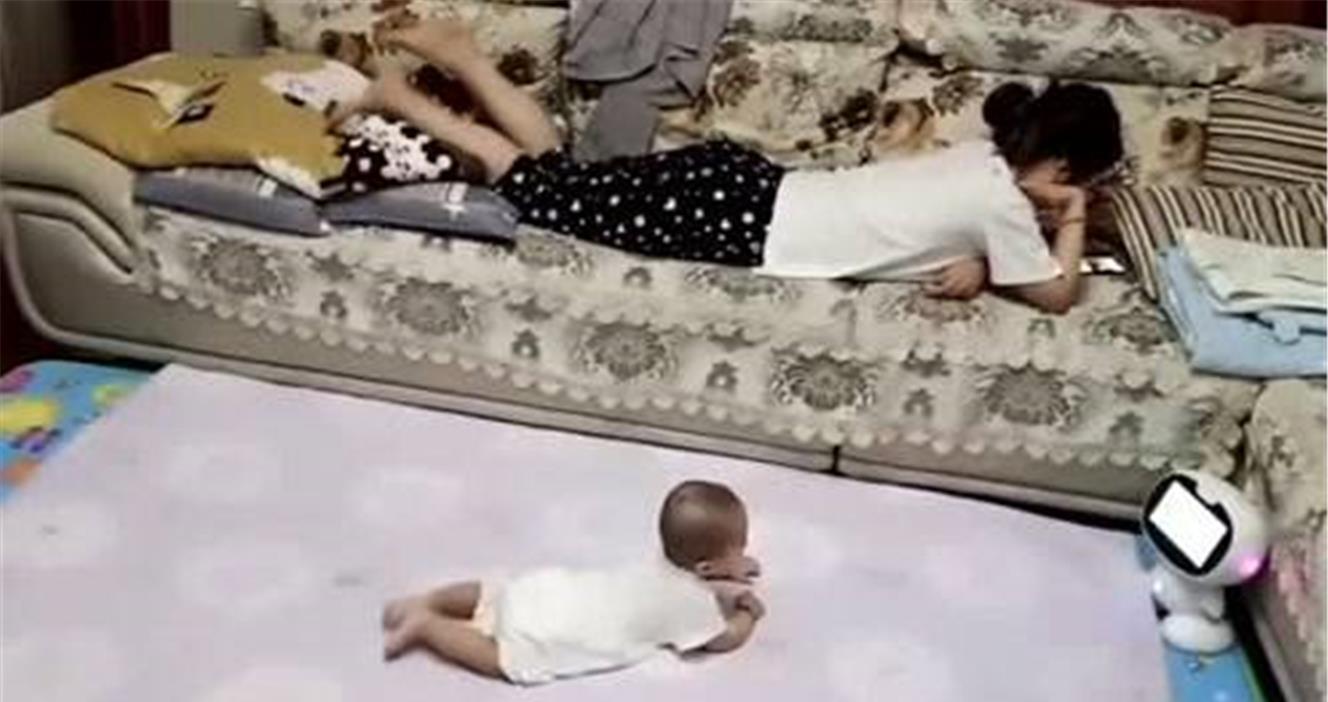 宝妈|姐弟俩睡觉姿势“神同步”,网友萌翻了:一看就是同一个妈生的