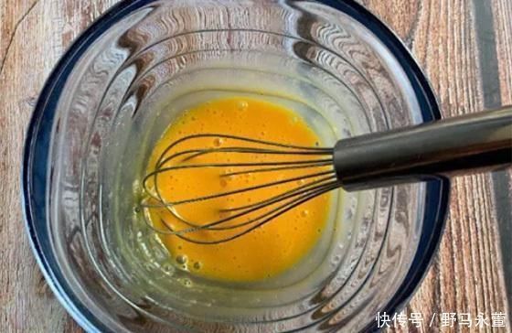 在家自制奶油鸡蛋小饼干,不用烤箱不用油,一口平底锅轻松搞定!