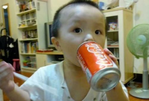 零食|吃一口等于吃5个垃圾袋,3种零食不要碰,孩子常吃上火还不发育