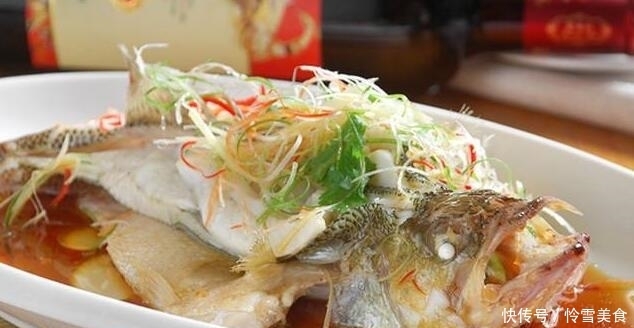 清蒸鱼到底蒸多长时间?20年厨师长说出正确时间,鱼肉又鲜又嫩