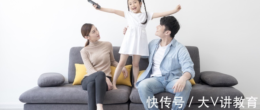 孩子|家长签名意外走红,老师连连赞叹:有这样的家长难怪孩子成绩好