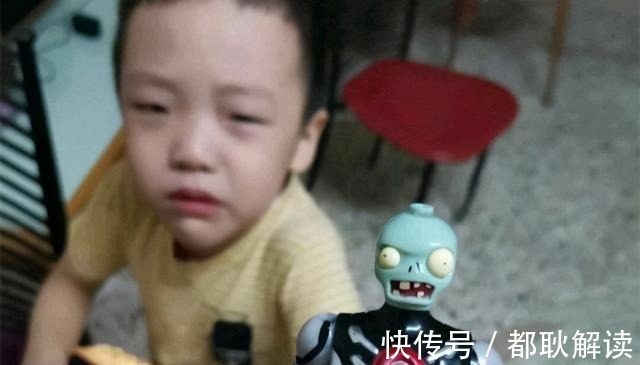 铁甲小宝|网友吐槽把亲戚的奥特曼玩具修好了,为啥他哭得更伤心了