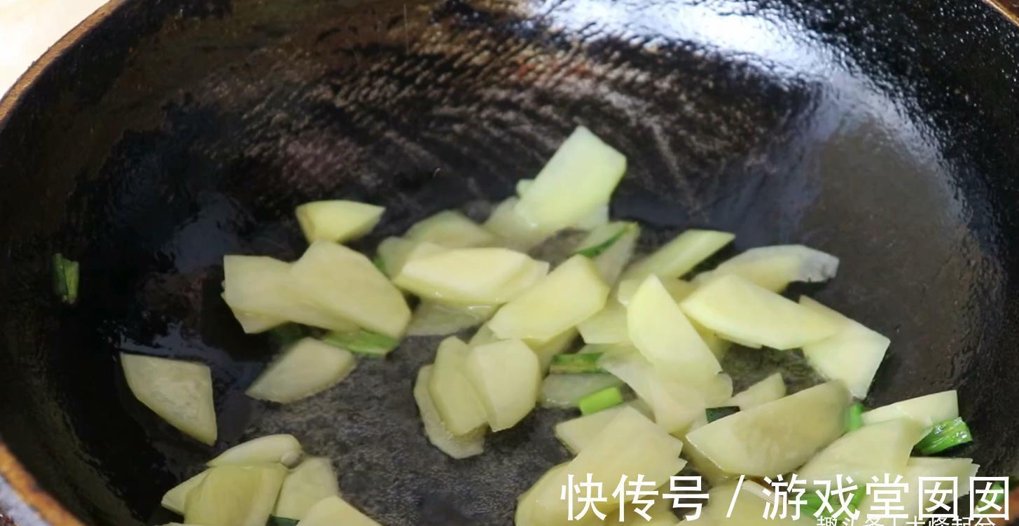 洋葱土豆炒鸡蛋|土豆别再做老一套了，加1个洋葱，饭店都吃不到，比吃肉还香