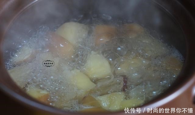 苹果煮着吃更有营养每天一碗，驱寒滋补赛人参，冷天喝特养人