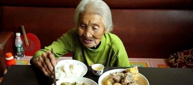 长寿|百岁老人道出长寿秘诀，共四句话，每个人都该记住