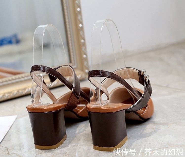 当下流行这样的粗跟鞋,精致又舒适,洋气不得了