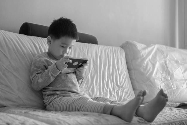 大人|无论家里谁带娃,这4种行为要制止,大人累不说,还容易毁了娃