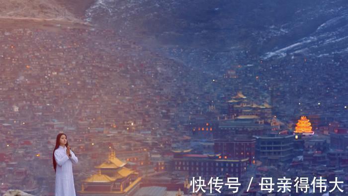 俗话$人们常说“男戴观音,女戴佛”,为何是男戴观音为何是女戴佛