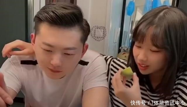 “最嫩爸爸”火了,接女儿下课被误认为早恋,校长直接找她谈话!