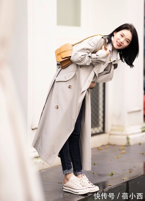 高跟鞋|建议30+女性多穿“风衣”,搭配裤子、裙子,普通人也能气质翻倍