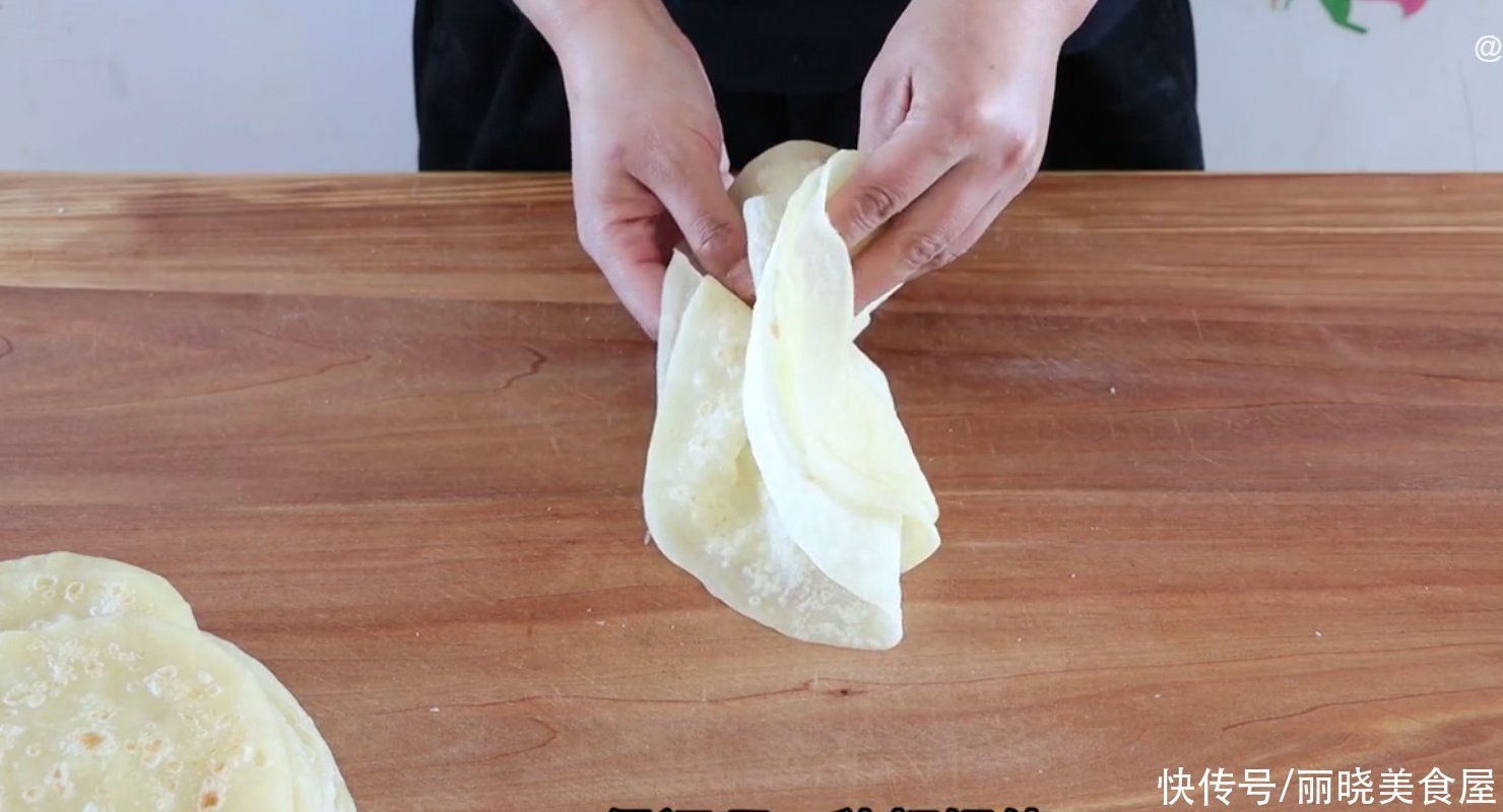 学会这个和面配方:做出家常饼,口袋饼,春饼,个个柔软好吃