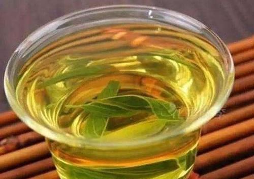 50岁后，“面部”出现3个异常，可能是脑出血要发生，希望你没有