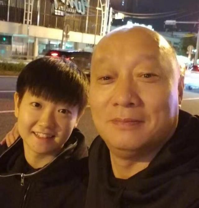 国家队|孙颖莎怎么办?球迷希望又破碎,恩师再度陪伴,教练不能再缺席了