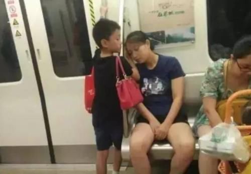 男婴|一岁男婴肚子被“抠”出血,邻居的悄悄话,让宝妈泪流满面