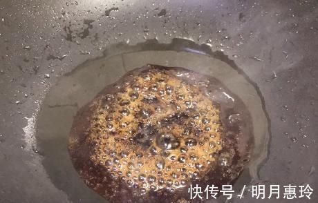 红烧肉用酱油上色易发黑,用它保证每一块都是琥珀色,材料家家有
