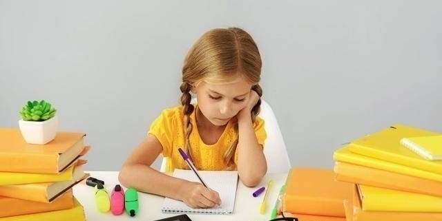 父母|长大后有出息的孩子,多半来自这4种家庭,父母别不重视