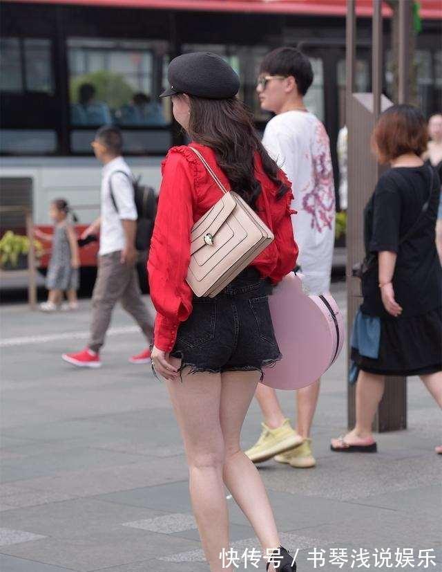 秘籍 瑜伽裤遮肉的穿搭秘籍,不装嫩不显老,更显气质