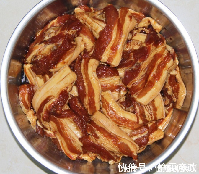 做粉蒸肉, 别再直接蒸了!多做这一步,肥而不腻,入口即化