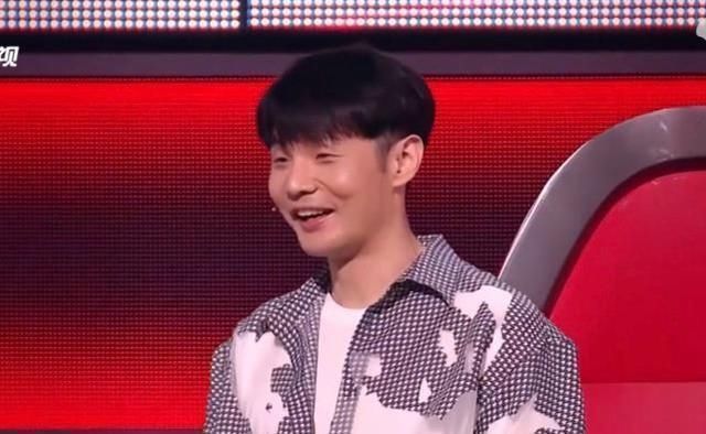 李健|中国好声音首轮对决赛李宇春完败,殊不知下轮李荣浩输得更尴尬