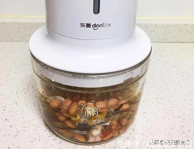 它比牛奶豆浆更营养,早餐喝一杯,孩子脑子聪明又长个!