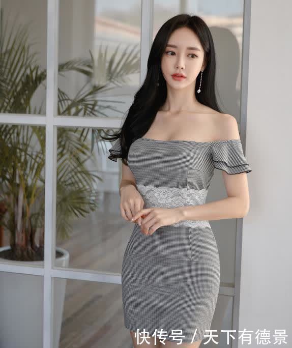 美人图鉴孙允珠:雅致浅灰花纹束腰清凉连衣裙