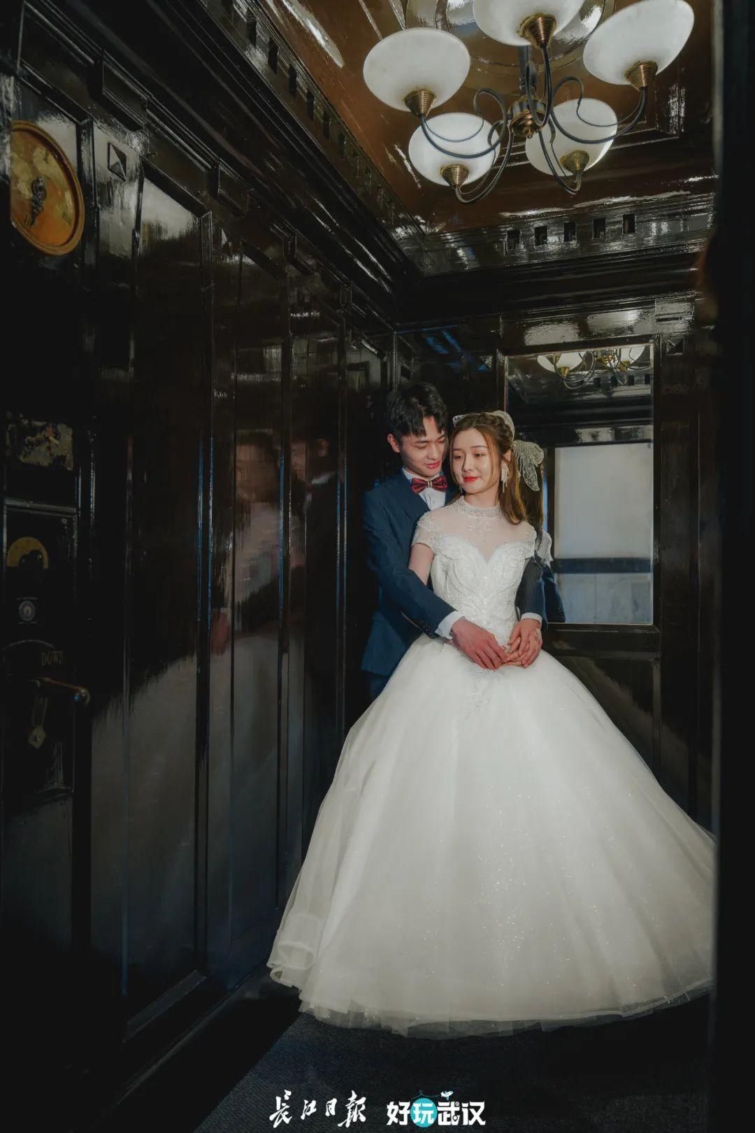 520，在江汉关百年大楼，说声我爱你