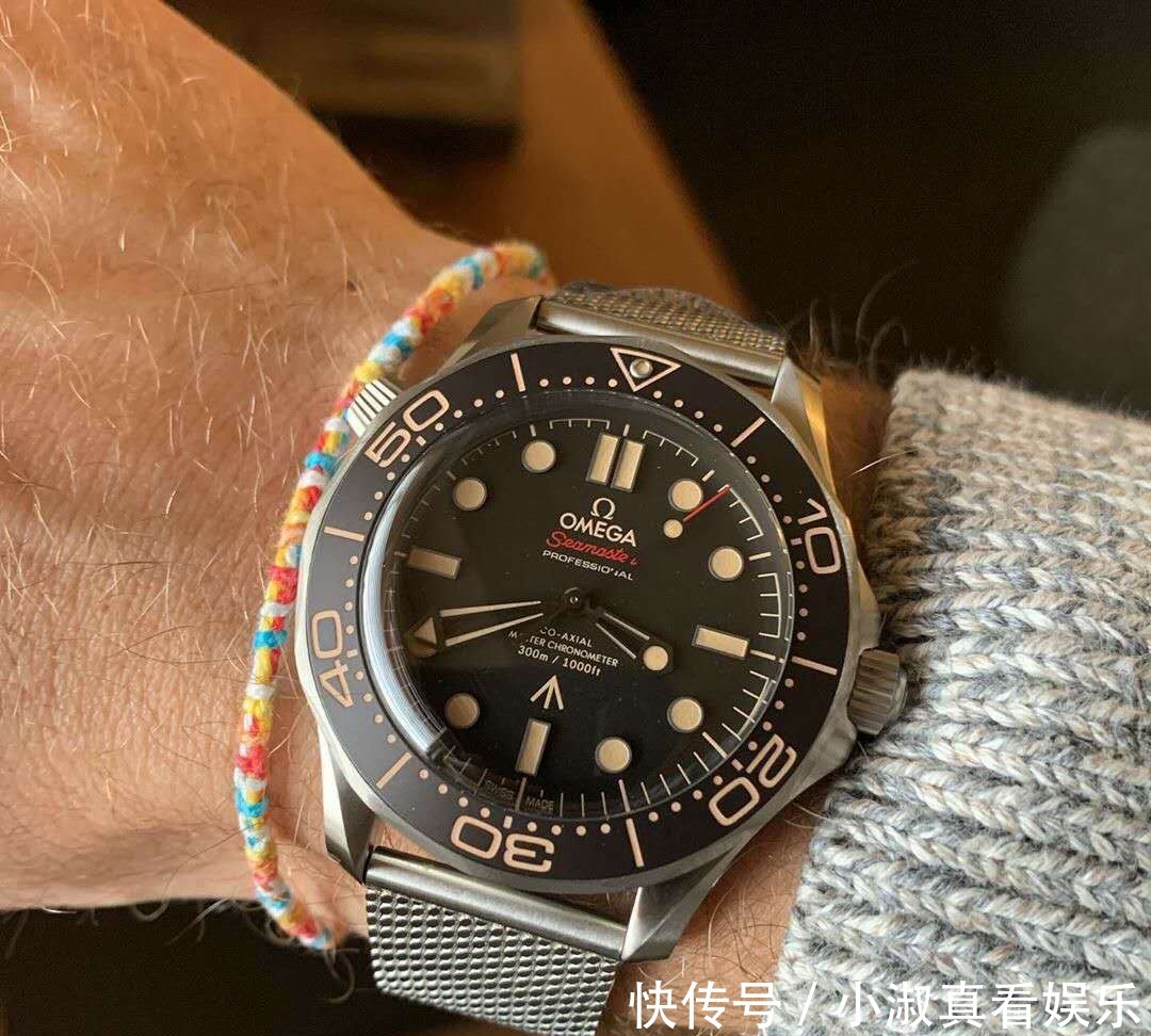 潜水表|从三万到十万,夜光超毒的三款潜水表,晚上散步遛狗超吸睛