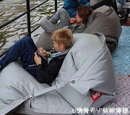 地毯|家里最没用的8件家具,再有钱也别买快看看你有中了几个