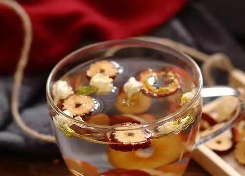 毒素|山楂和此物一起泡,每天一杯,失眠好了,排出毒素,早知早受益