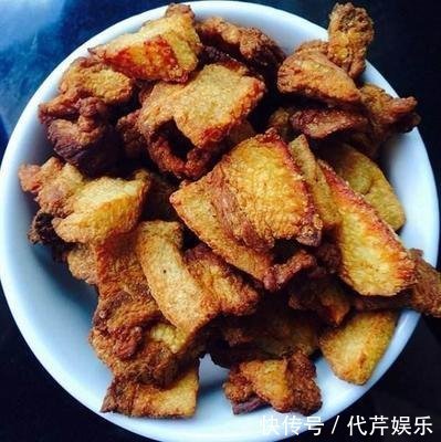 熬猪油,只加水是“外行”!教你正确做法,香浓不腥,吃1年不坏