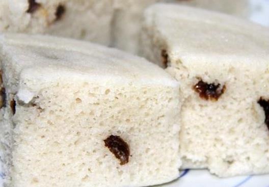 在家做发糕时，别只懂放酵母，多加一勺“它”，更蓬松更香甜！