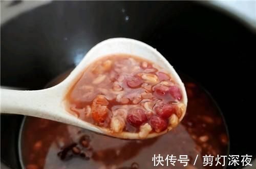 红枣|花生和它一起食,隔天食一次,皮肤红润嫩滑如少女,拥有冻龄肌肤