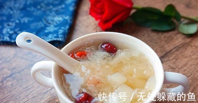 清甜|苹果银耳羹，清甜可口，营养好喝，女人要常喝！