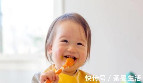 美国儿科协会|宝宝多大才能和大人随餐?过早吃“大人饭”,小心变成“重口味”