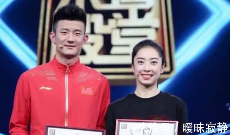 王适娴|撒狗粮!国羽谌龙携娇妻上央视,31岁王适娴颜值气质堪称完美