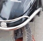 |搞笑GIF图片:下次这货再来理发千万别让他进门