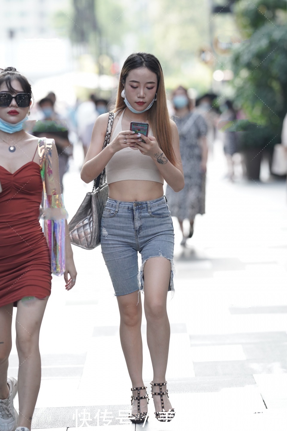 时尚|吊带配五分牛仔裤, 夏季穿着凉爽又时尚