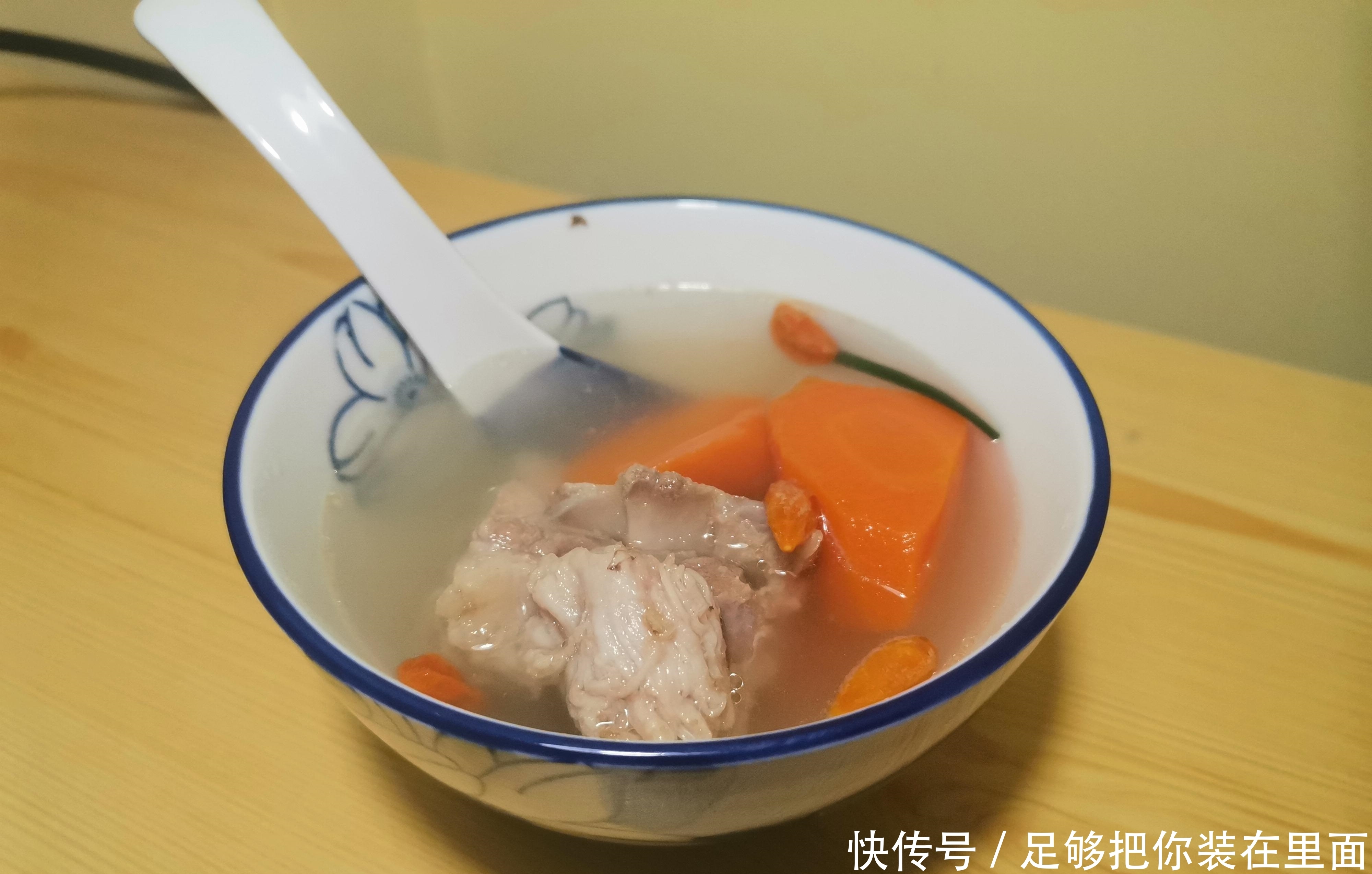 春天要喝大骨萝卜汤,猪大骨是基础,萝卜块是灵魂,熬多久很关键