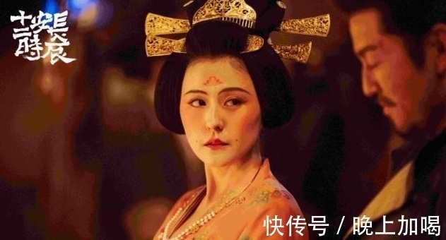 女性!古代女子用胭脂伪造酒窝,外国女性则用酒窝制造器,美丽不分国界