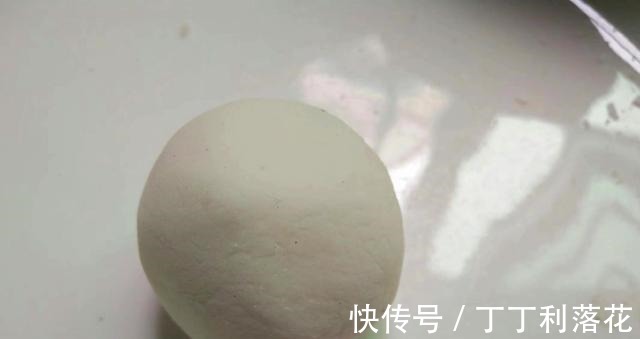 生发剂|他是“天然生发剂”，每天坚持吃含有维生素，能够很好的保护头发！