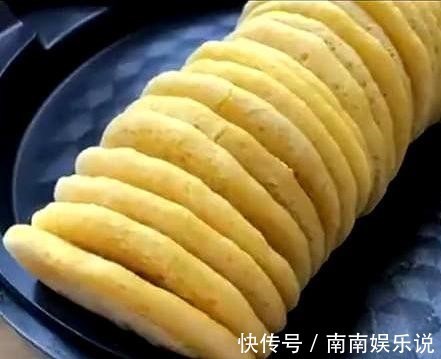 两个鸡蛋,一碗面粉,筷子搅一搅,不揉面不碰面,比包子好吃太多